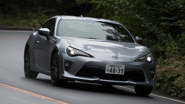 トヨタ86に乗ってるとモテる・モテない? モデルチェンジ値引き